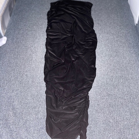 Pretty Little Thing skirt - Picture 4 of 6